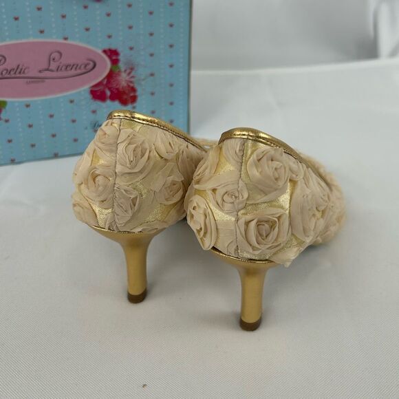 Vintage Poetic License Rosette Floral Cream Heels Wedding Heels - Picture 5 of 8